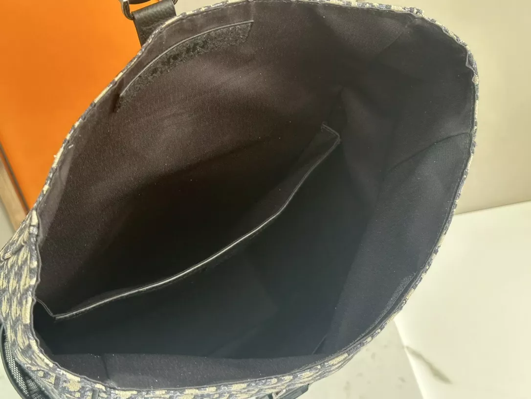 Resilient 4380 Christian Dior AAA Man Backpacks - Image 8