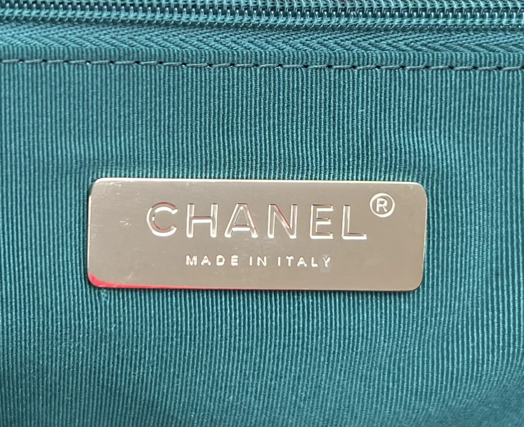 Resilient 6411 Chanel AAA Quality Messenger Bags For Women - Image 7