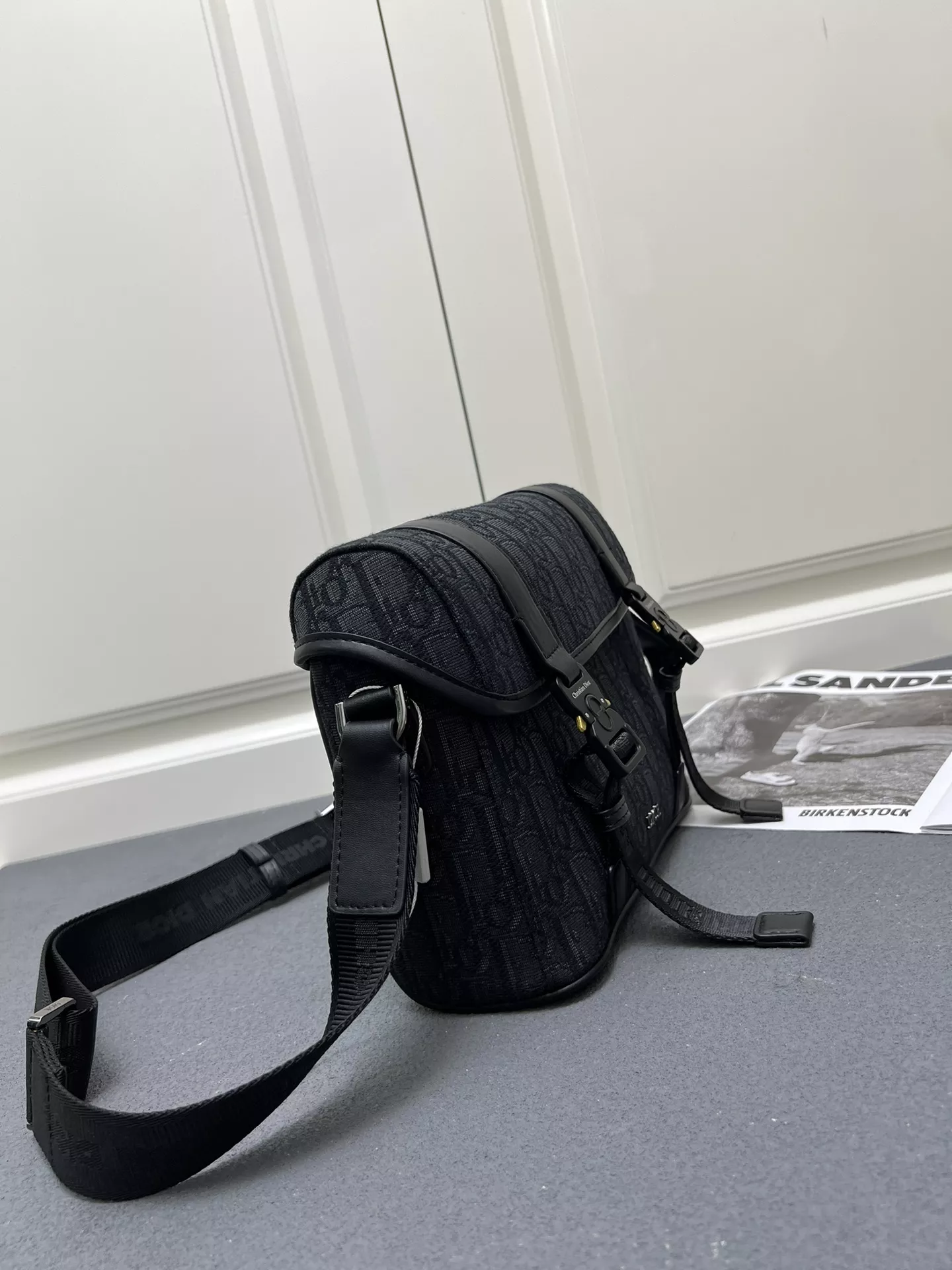 Sleek 5582 Christian Dior AAA Man Messenger Bags - Image 3