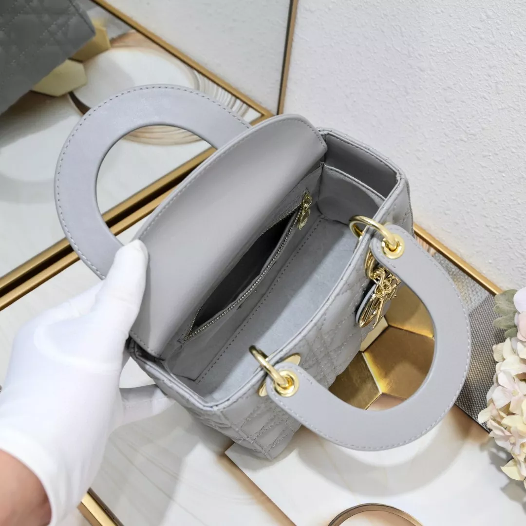 Sleek 6154 Christian Dior AAA Quality Handbags For Women - Image 8