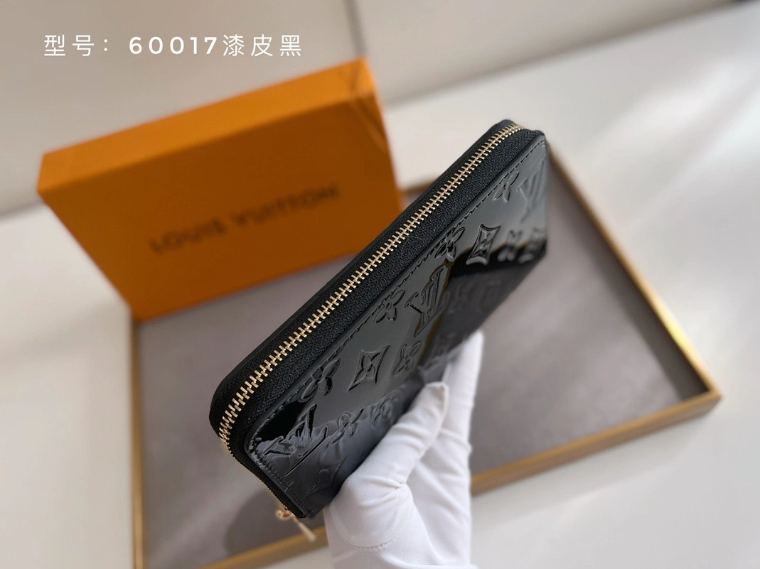 SmartChoice 140 Louis Vuitton AAA Quality Wallets - Image 3