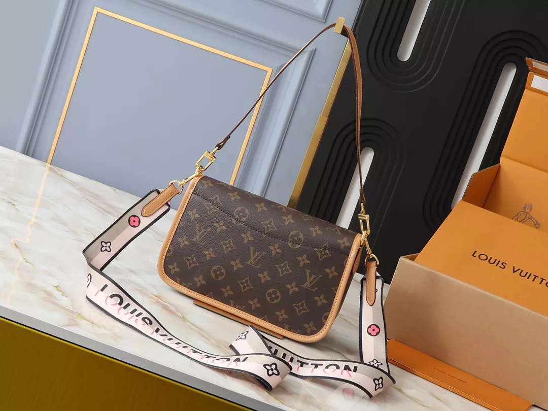 SmartChoice 673 Louis Vuitton AAA Quality Messenger Bags For Women - Image 3
