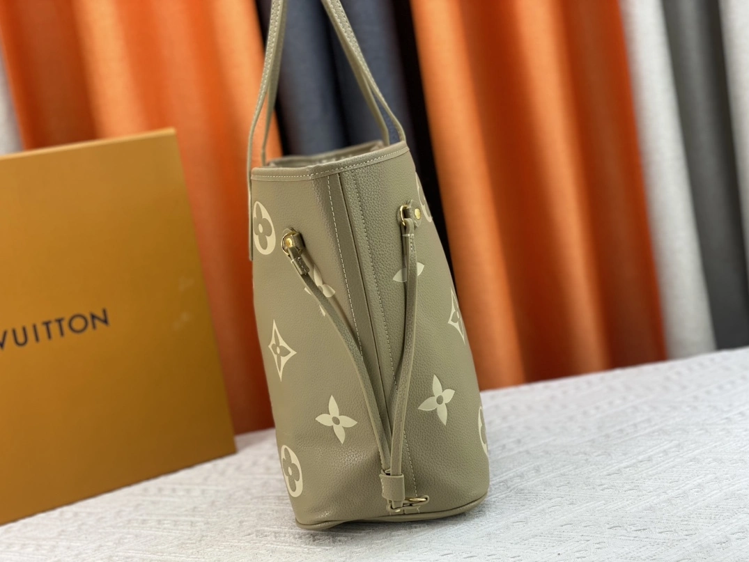 SmartChoice 8376 Louis Vuitton AAA Quality Shoulder Bags For Women - Image 3