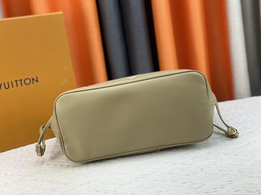 SmartChoice 8376 Louis Vuitton AAA Quality Shoulder Bags For Women - Image 4