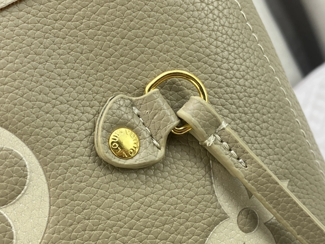 SmartChoice 8376 Louis Vuitton AAA Quality Shoulder Bags For Women - Image 5