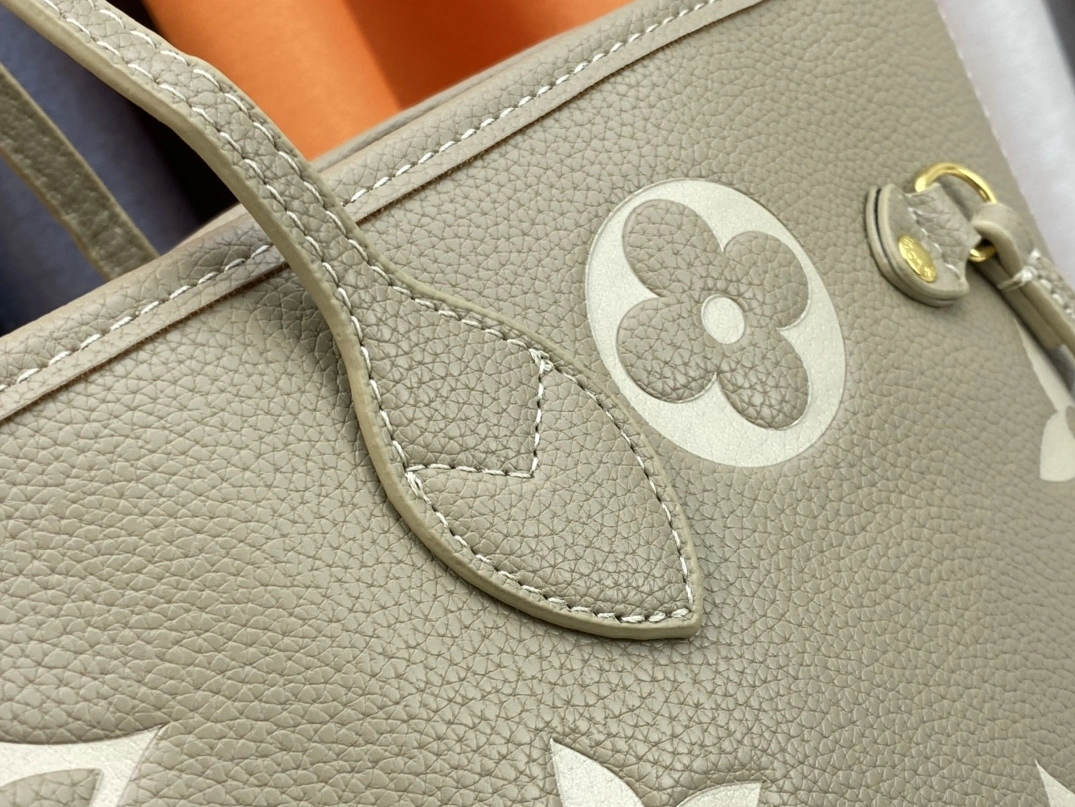 SmartChoice 8376 Louis Vuitton AAA Quality Shoulder Bags For Women - Image 6