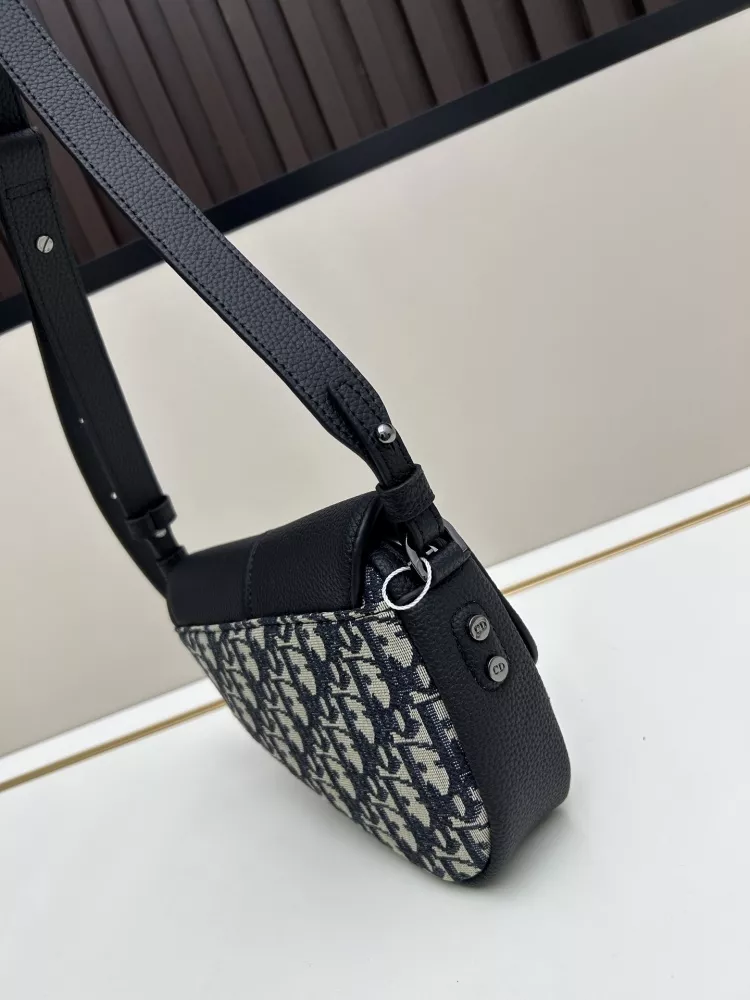 Soft 1967 Christian Dior AAA Quality Messenger Bags For Unisex - Image 3