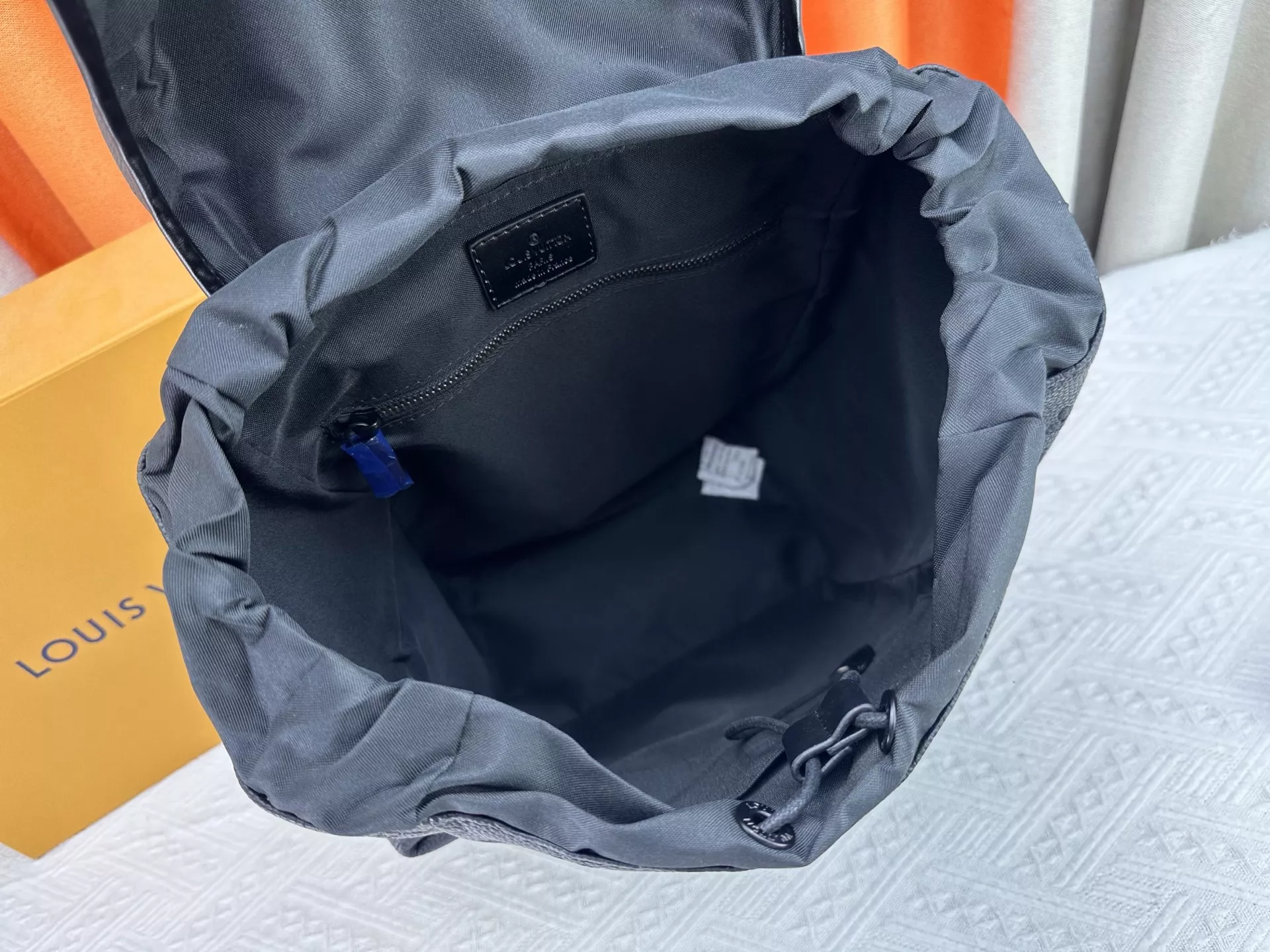 Soft 7929 Louis Vuitton AAA Quality Backpacks For Unisex - Image 8