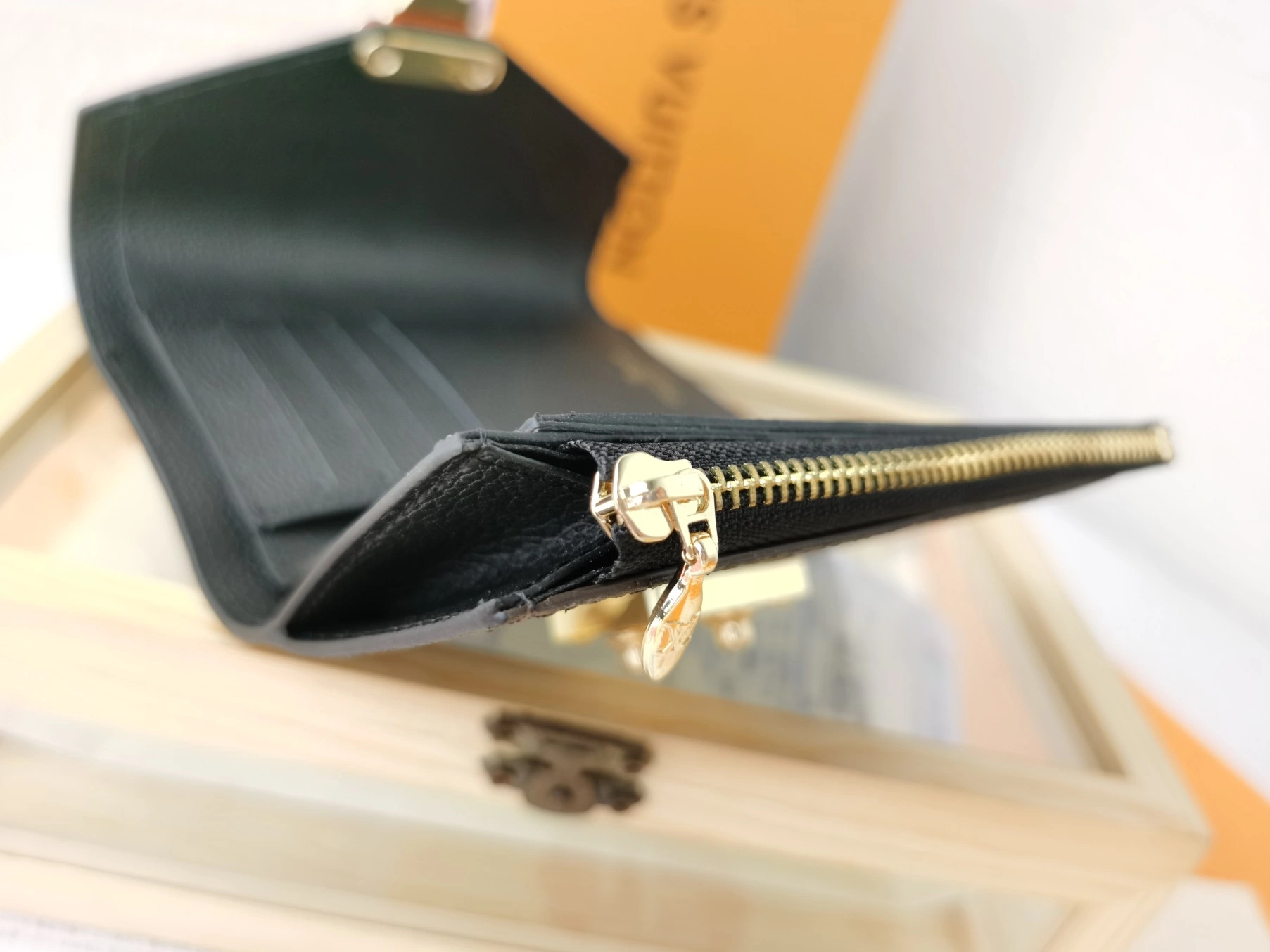 Soft 7956 Louis Vuitton LV Card Case For Women - Image 5