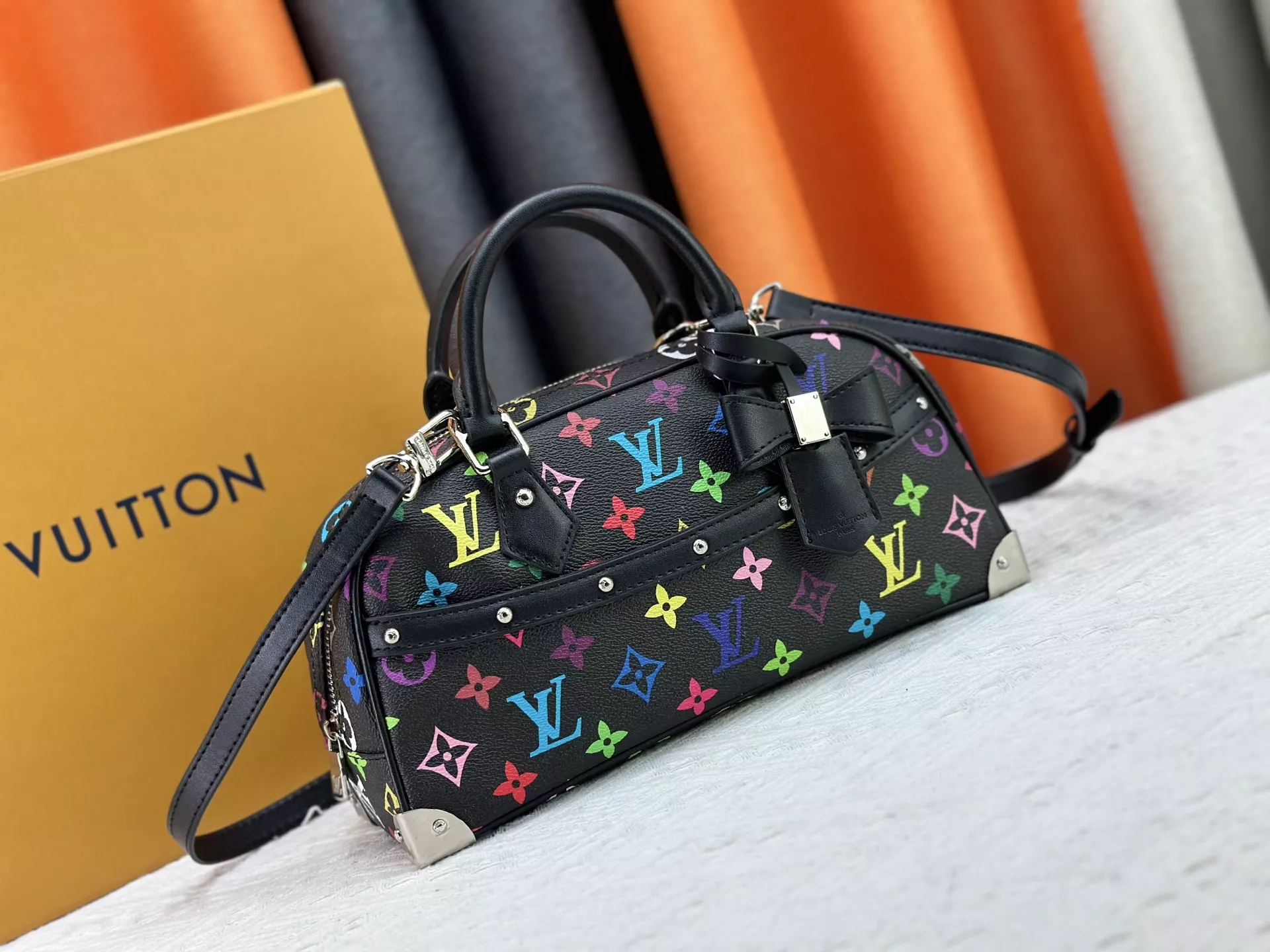 Sophisticated 8062 Louis Vuitton AAA Quality Handbags For Women