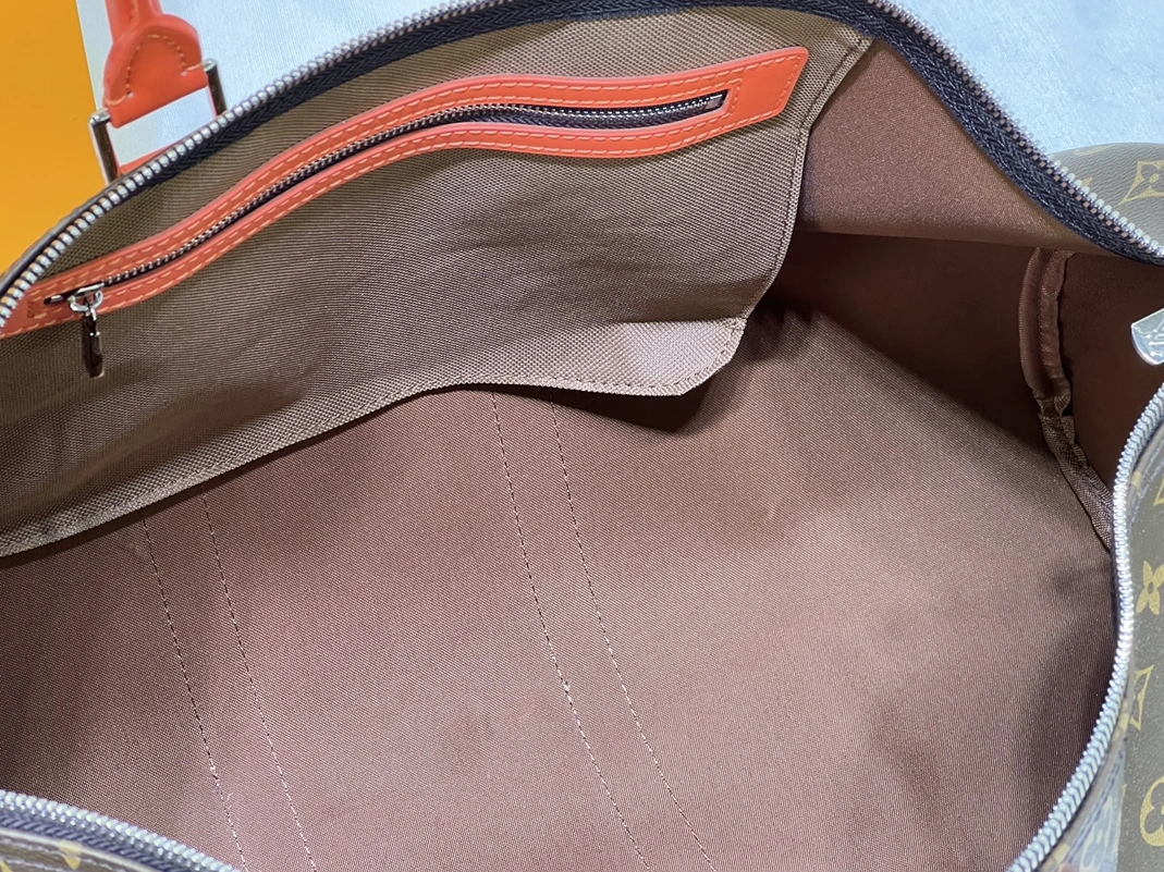 Sophisticated 8214 Louis Vuitton Travel Bags - Image 6