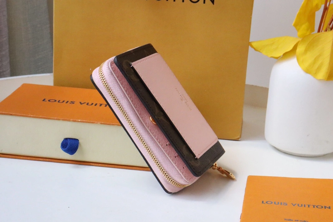 SportInspired 5977 Louis Vuitton AAA Quality Card Case - Image 3