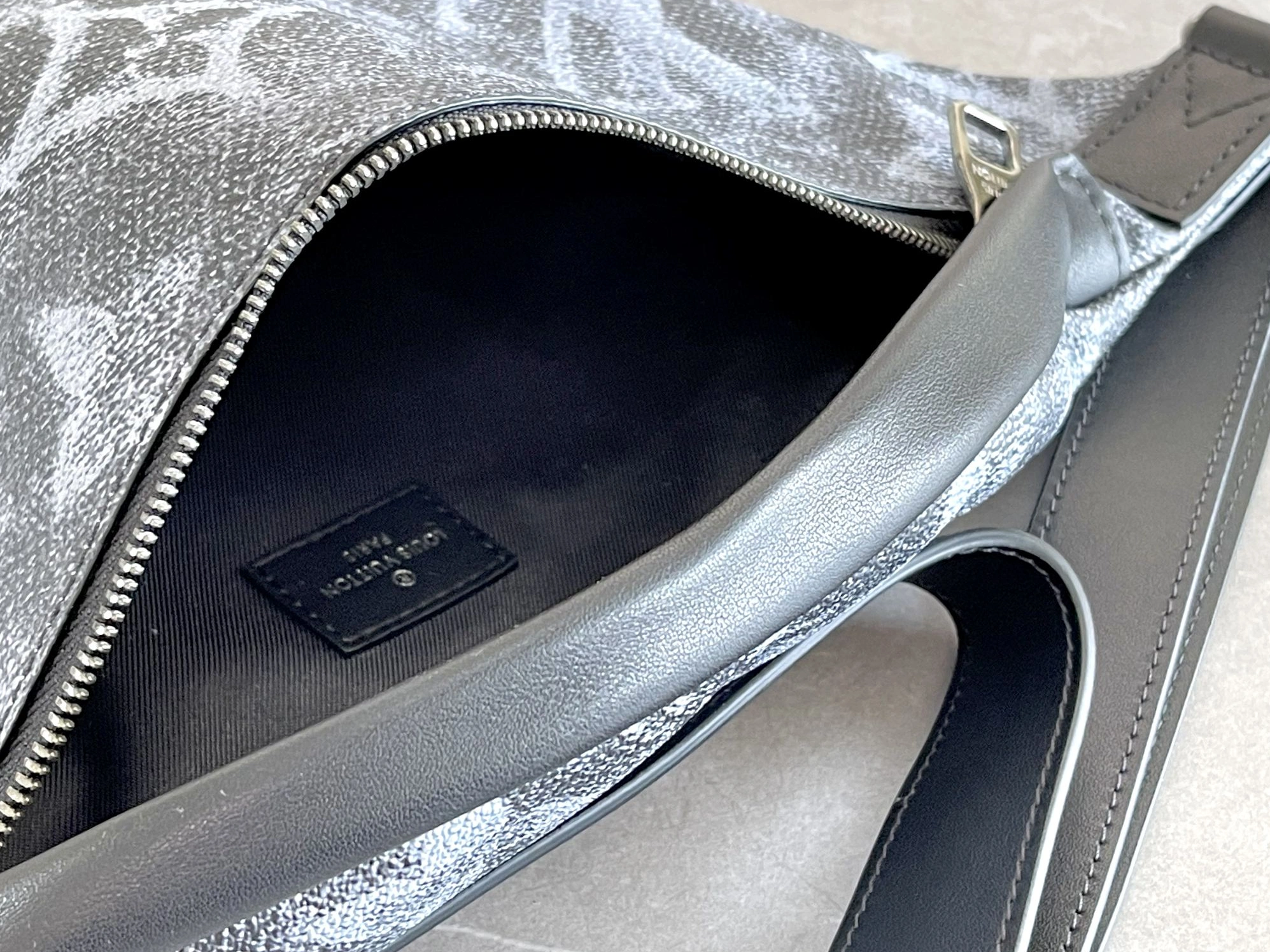 SportInspired 7516 Louis Vuitton LV AAA Quality Belt Bags - Image 7