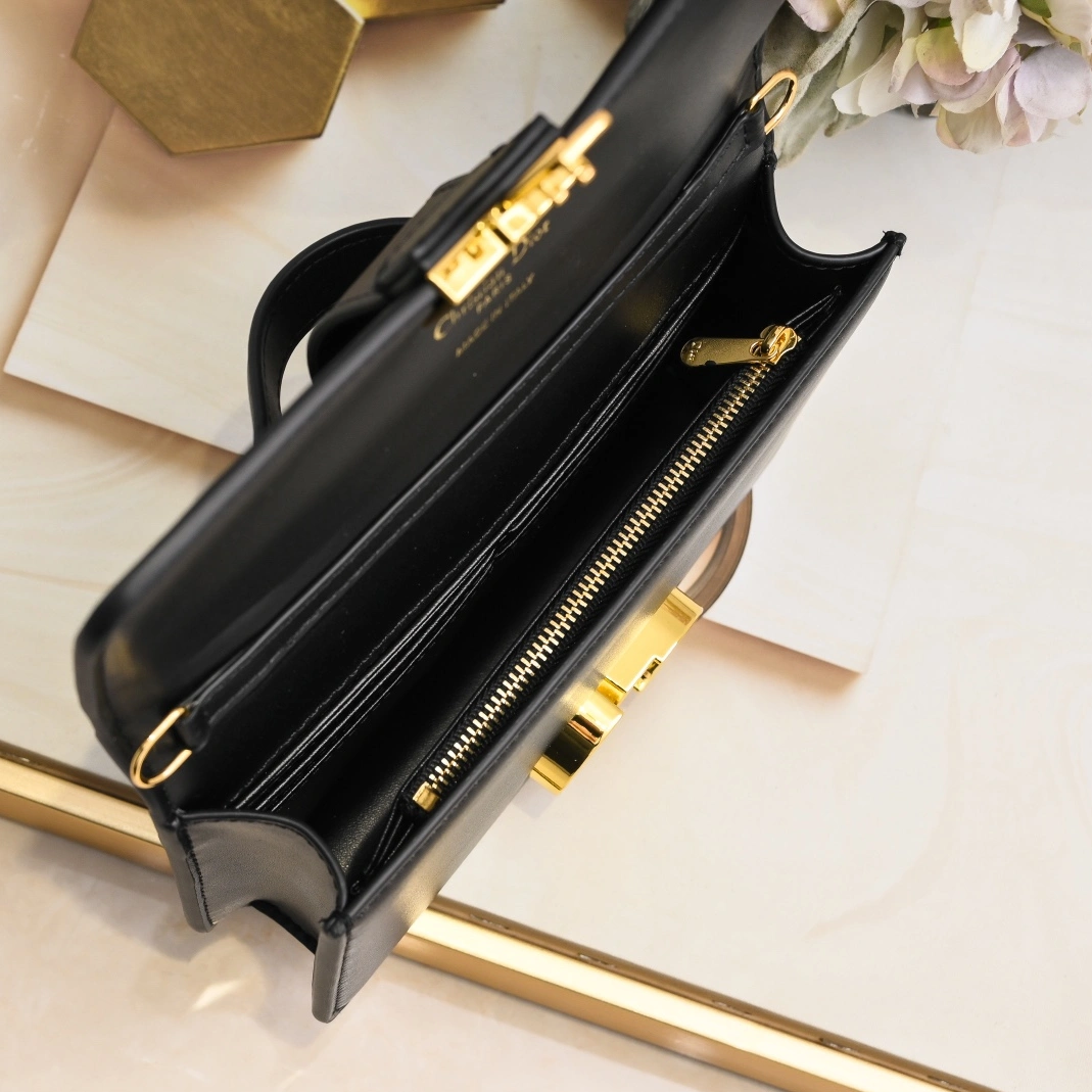 SportInspired 7679 Christian Dior AAA Quality Messenger Bags For Women - Image 8