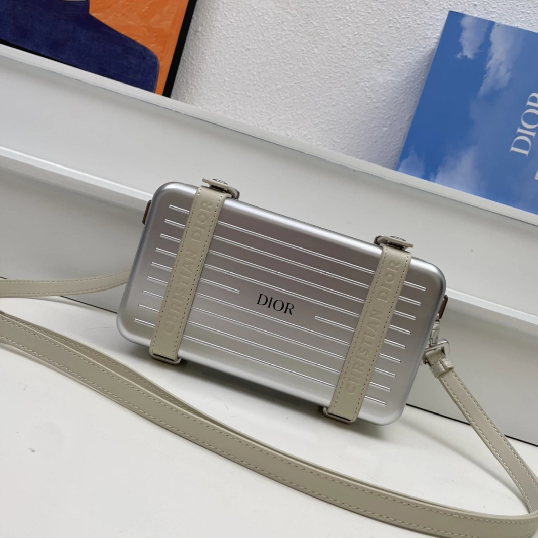 Stylish 7805 Christian Dior AAA Quality Messenger Bags For Women - Image 3