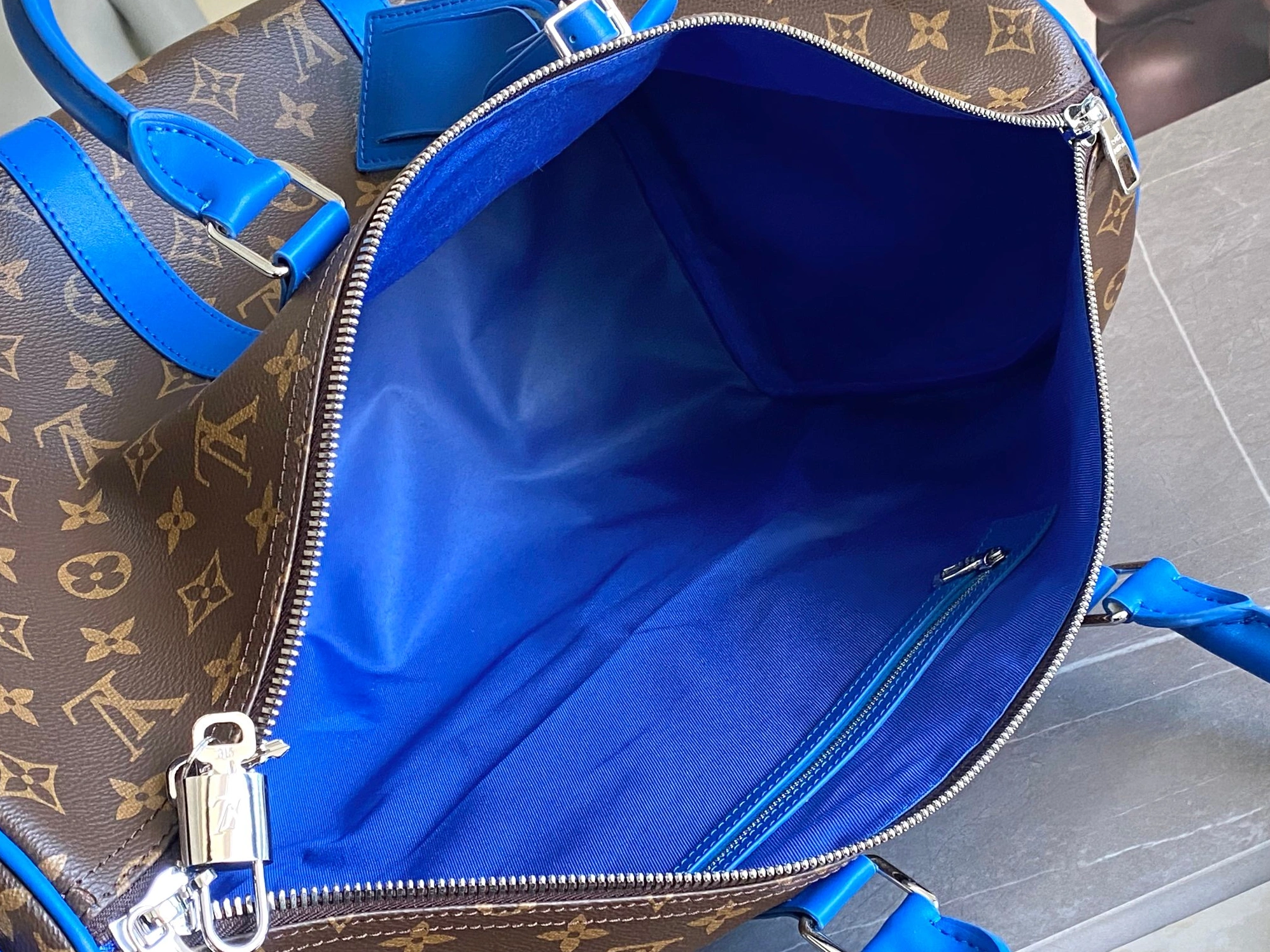 Stylish 9827 Louis Vuitton Travel Bags - Image 7