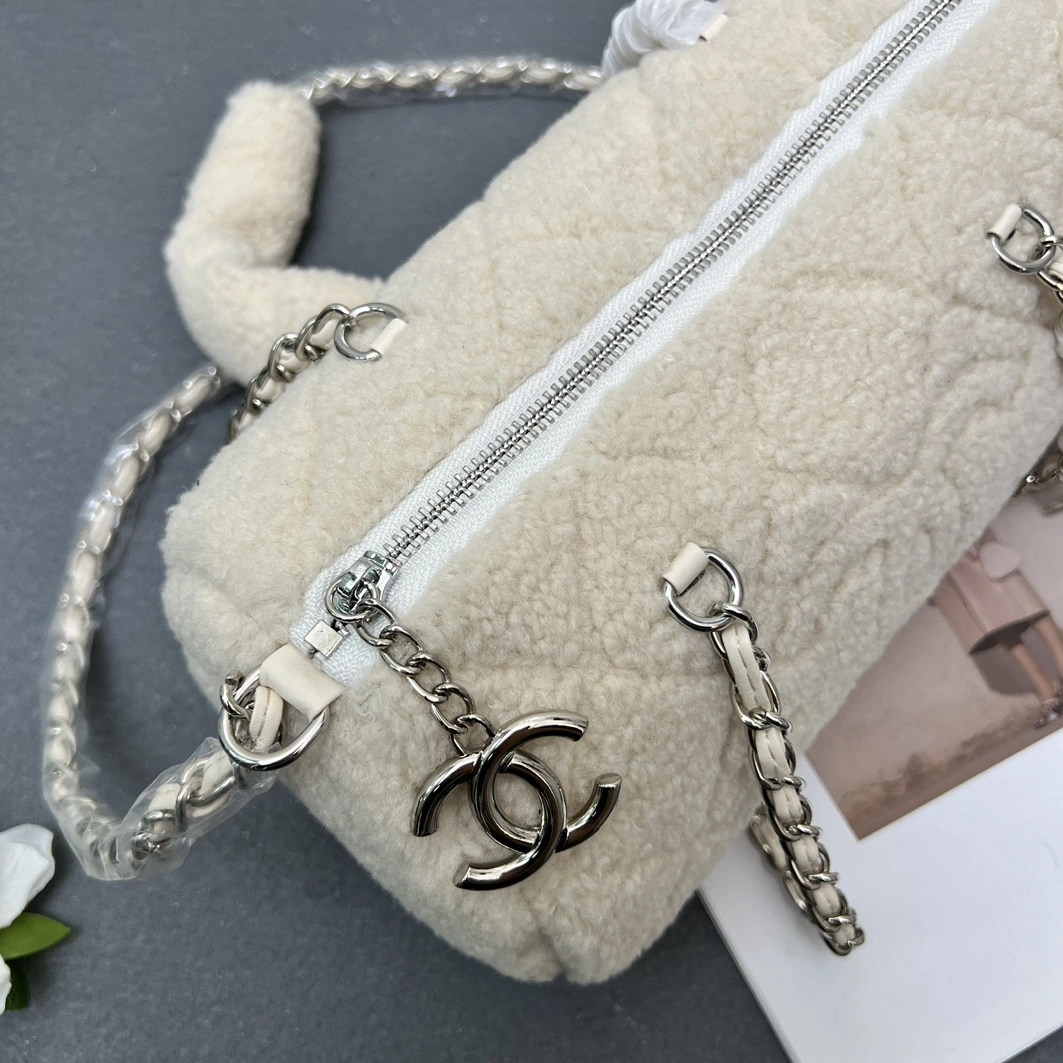 Timeless 2884 Chanel AAA Quality Messenger Bags For Women - Image 5