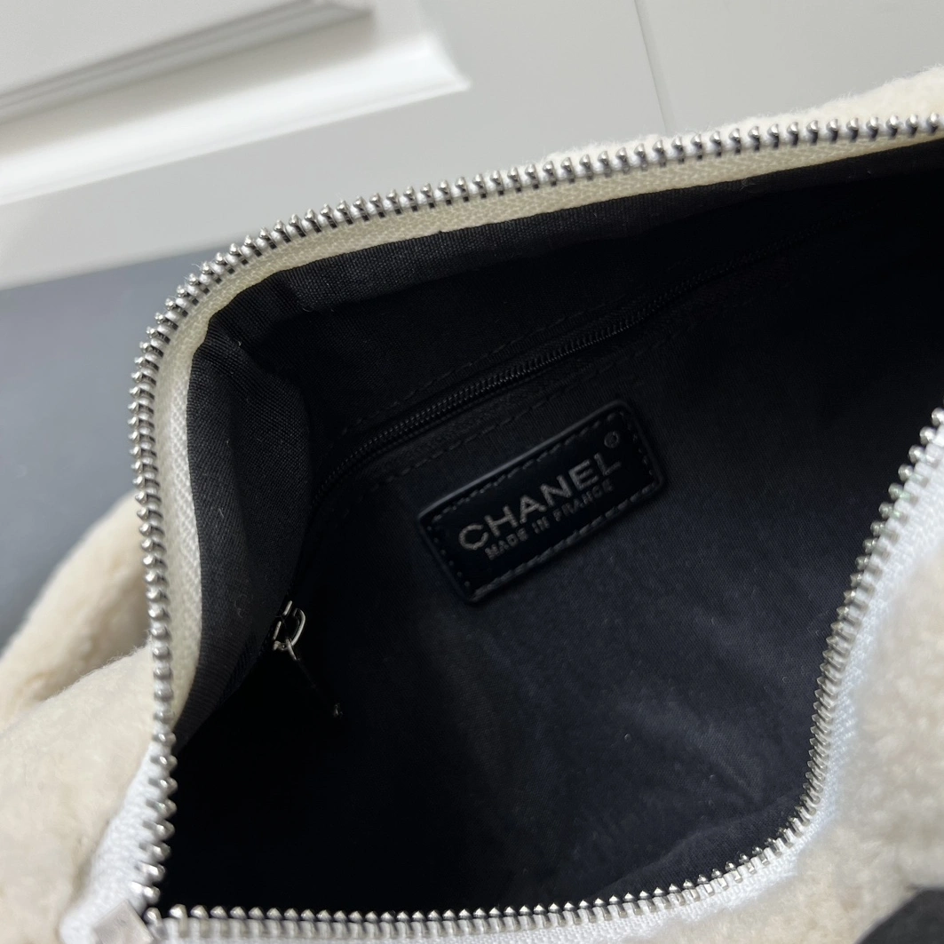 Timeless 2884 Chanel AAA Quality Messenger Bags For Women - Image 8