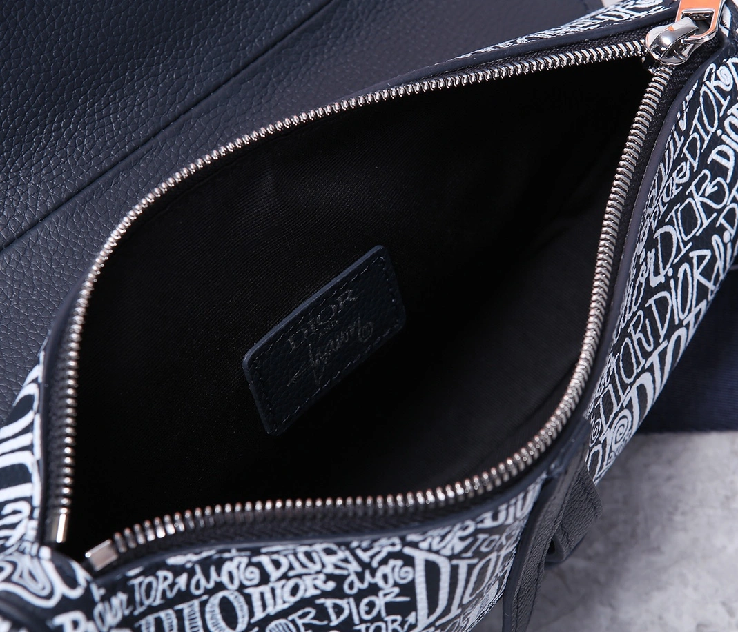 Timeless 3139 Christian Dior AAA Man Messenger Bags - Image 8