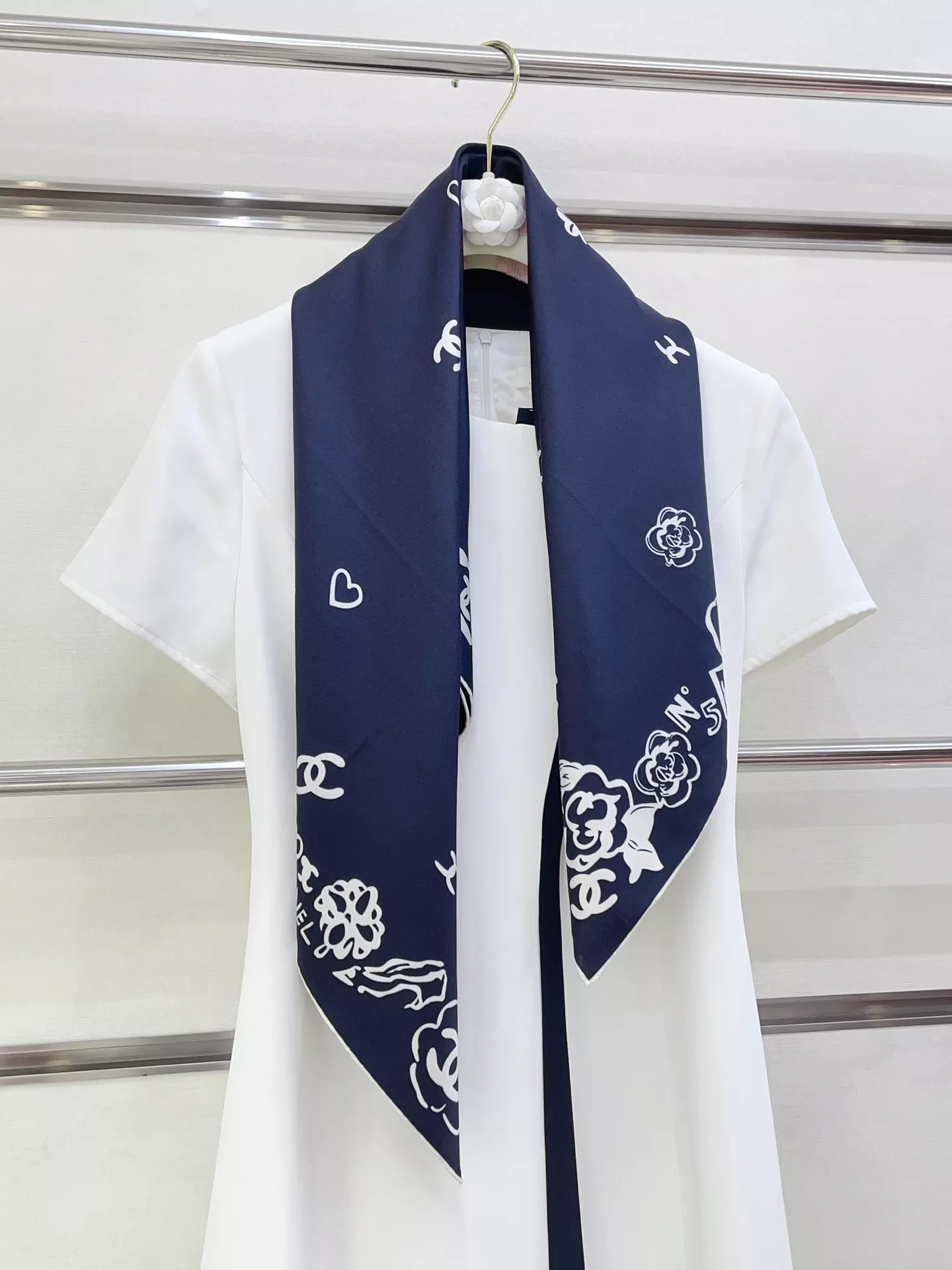 Timeless 6195 Chanel Silk Squares