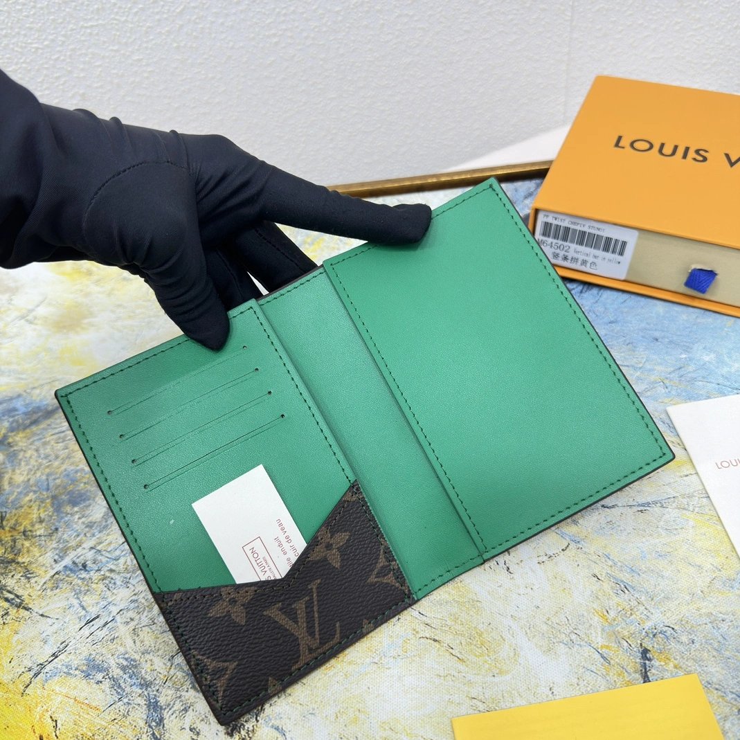 Timeless 7090 Louis Vuitton LV Card Case For Unisex - Image 3