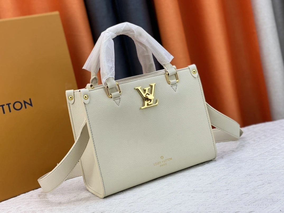 Trendsetting 5550 Louis Vuitton AAA Quality Handbags For Women