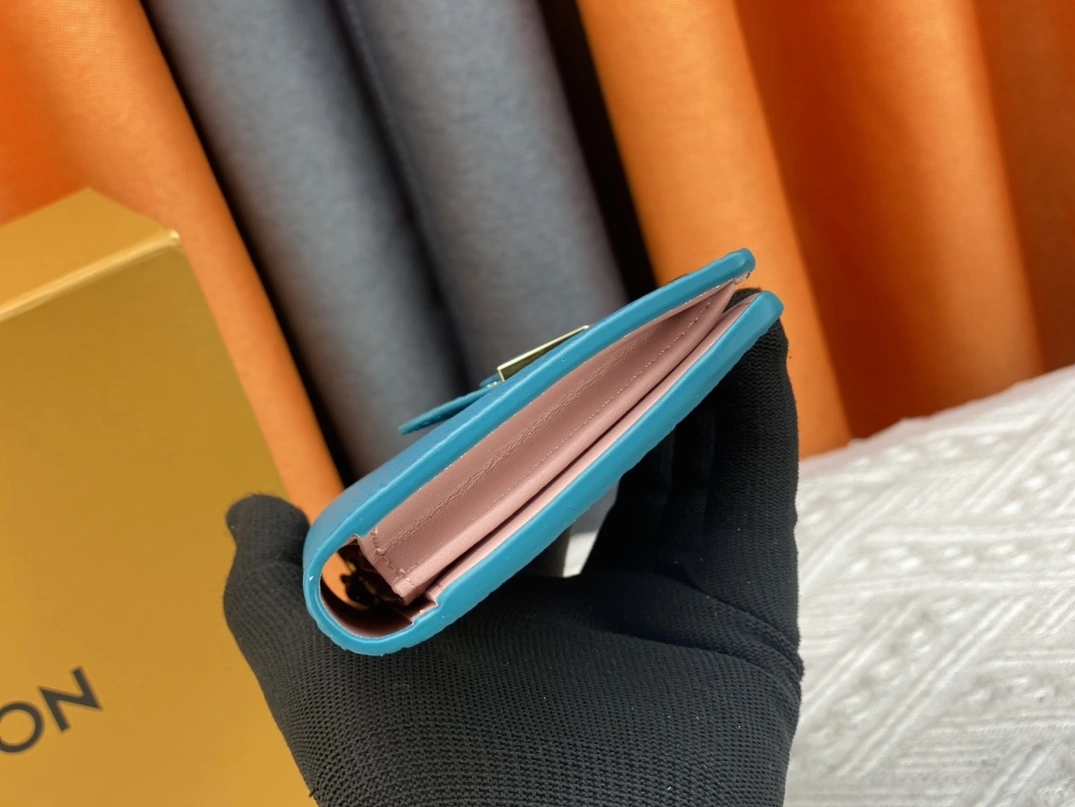 Trendsetting 6129 Louis Vuitton AAA Quality Wallets - Image 5