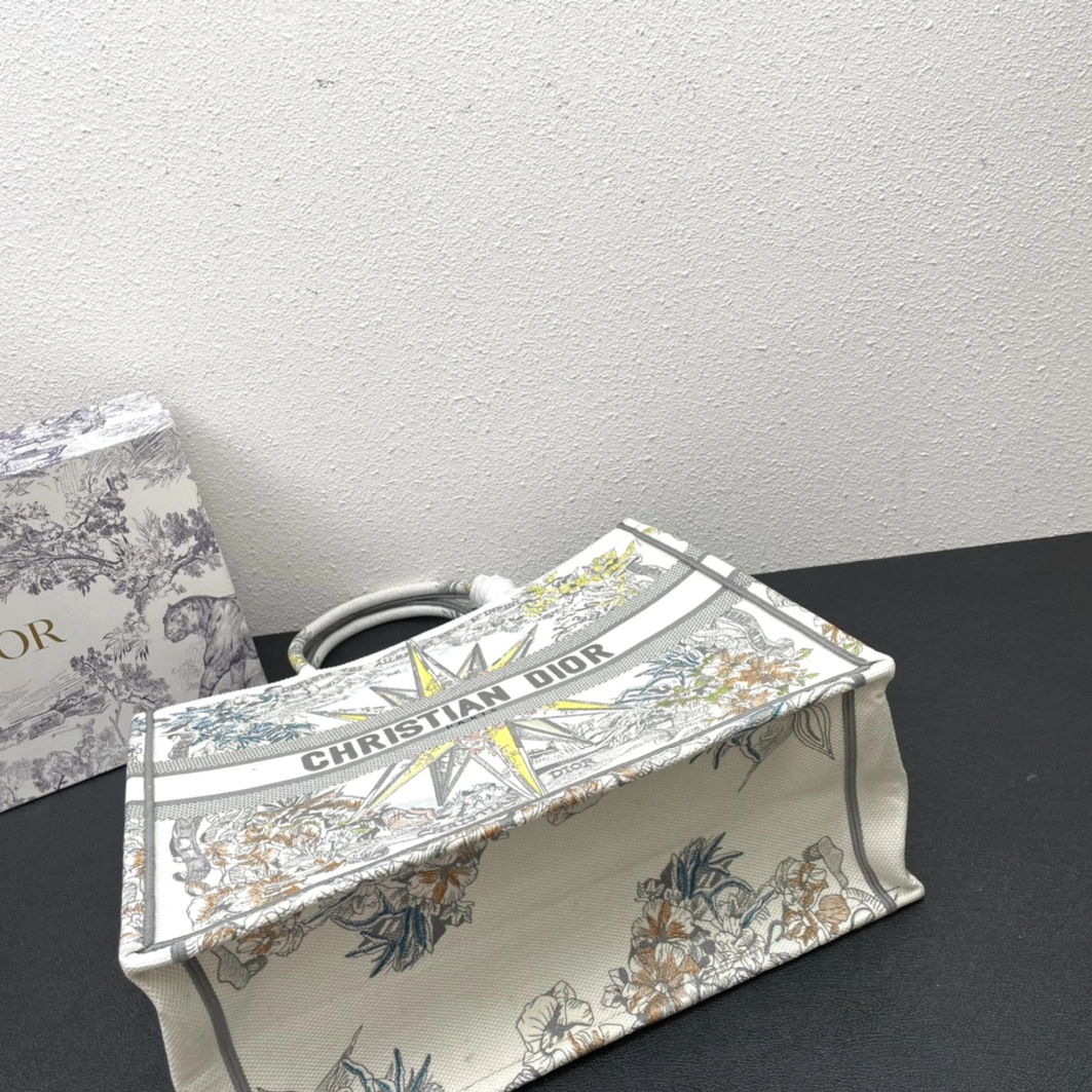 Trendy 2424 Christian Dior AAA Quality Tote-Handbags For Women - Image 7