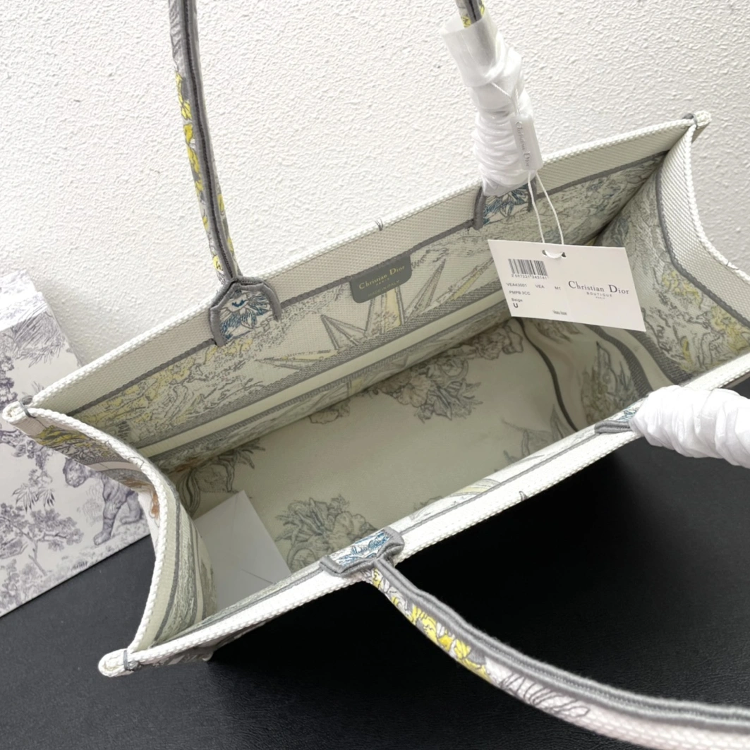 Trendy 2424 Christian Dior AAA Quality Tote-Handbags For Women - Image 8