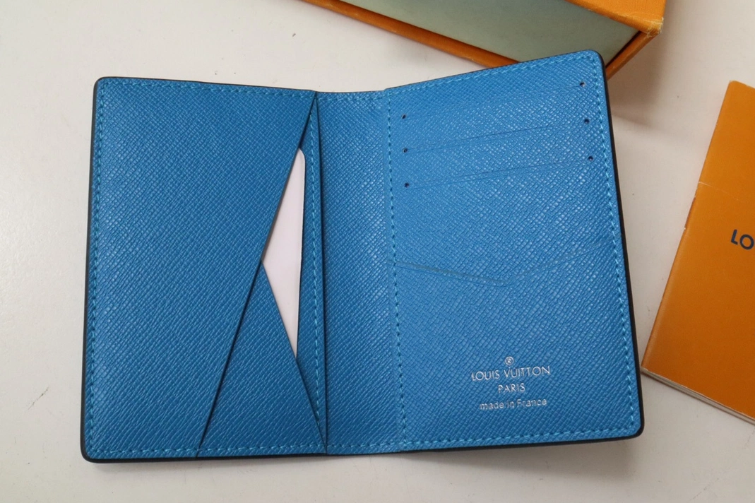 Unique 4405 Louis Vuitton LV Card Case - Image 4