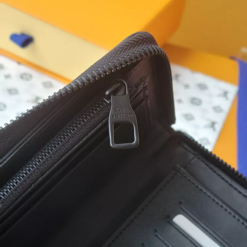Unique 4964 Louis Vuitton AAA Quality Wallets For Men - Image 7
