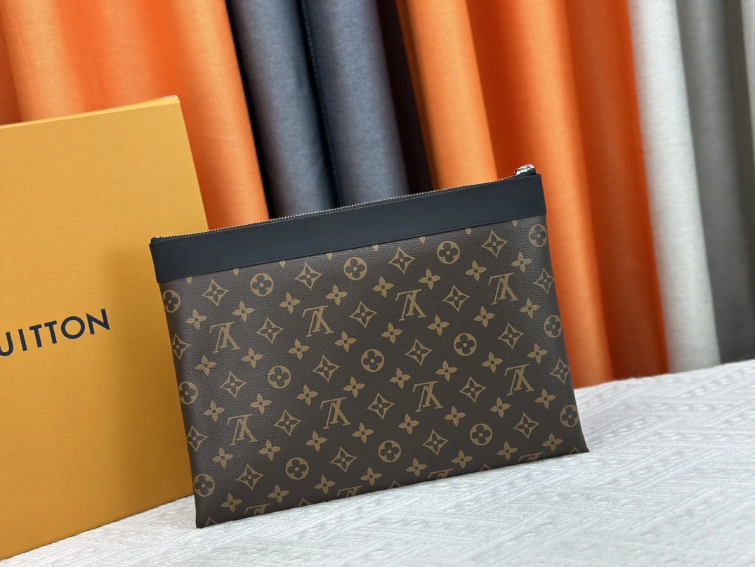Unique 8620 Louis Vuitton LV Wallets For Unisex - Image 3