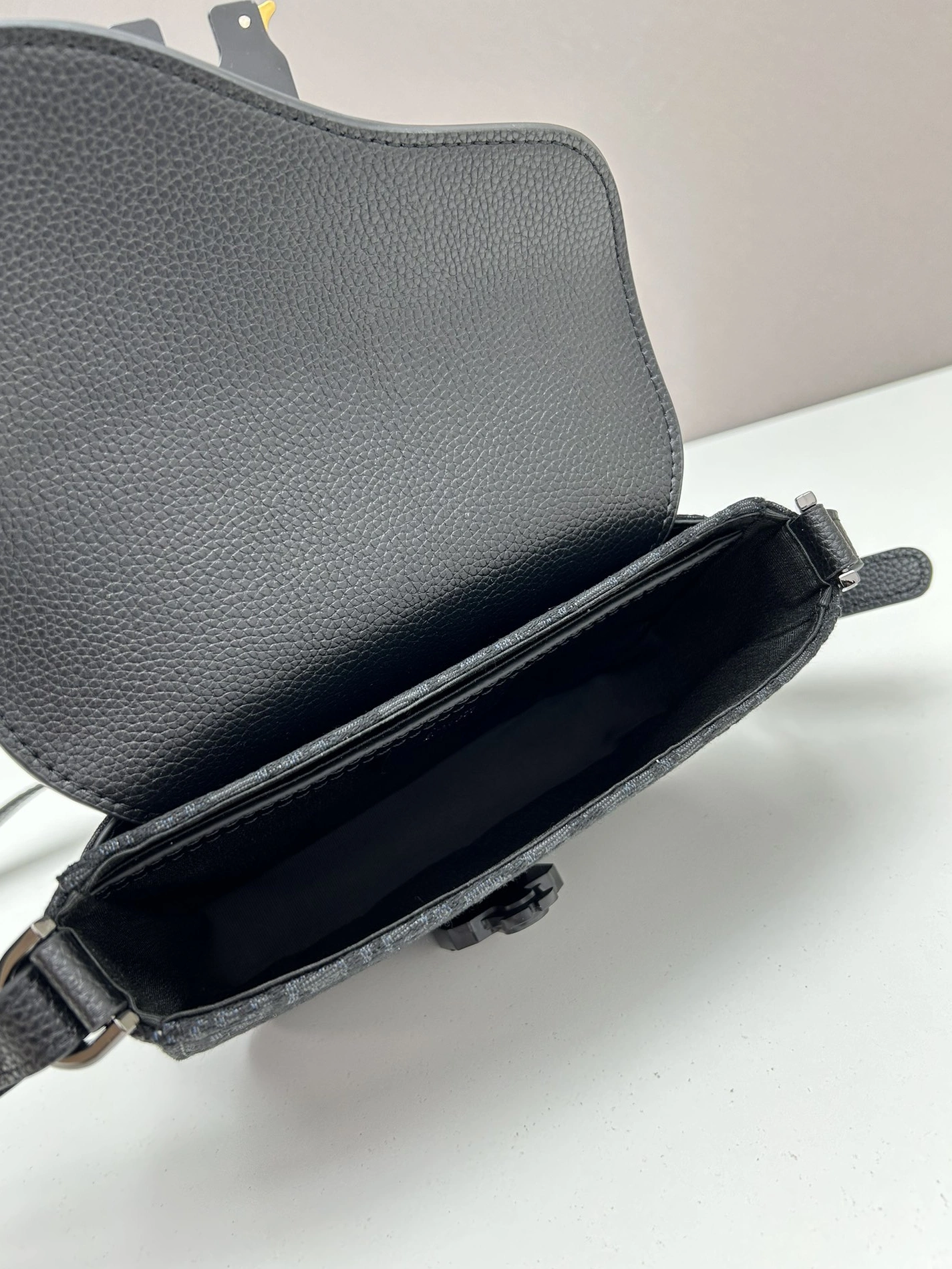 Unique 8986 Christian Dior AAA Quality Messenger Bags For Unisex - Image 7