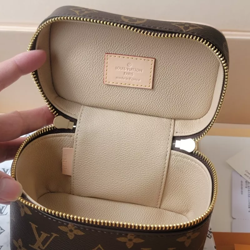 Versatile 3019 Louis Vuitton AAA Quality Handbags For Women - Image 7