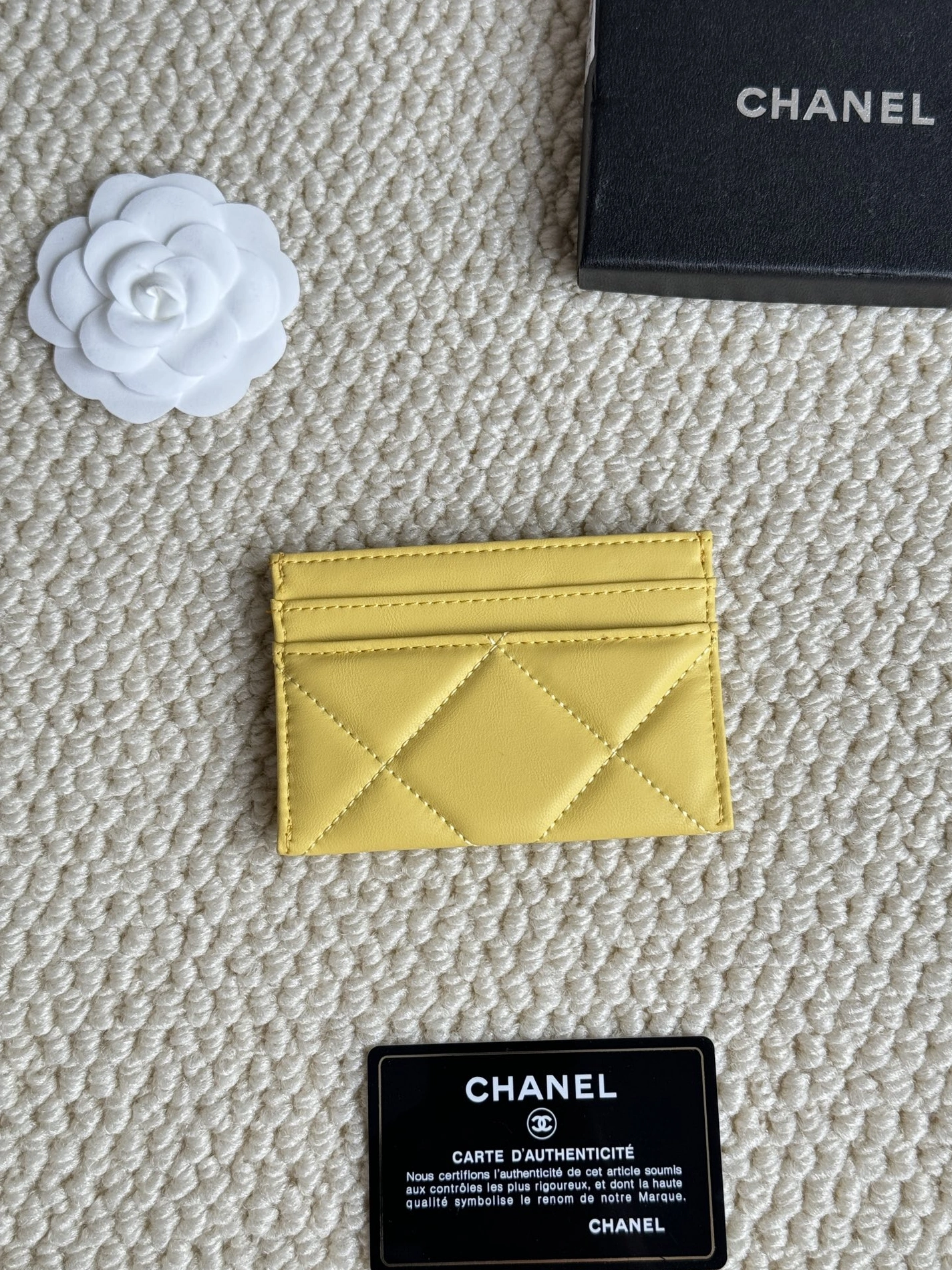 Vibrant 8890 Chanel Card Case - Image 3