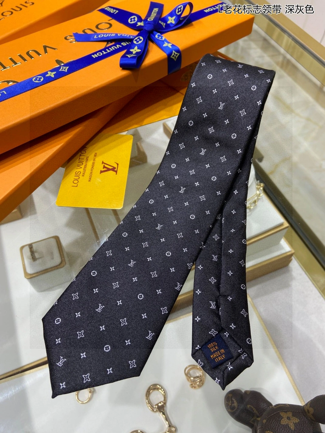 Vibrant 956 Louis Vuitton LV Necktie For Men