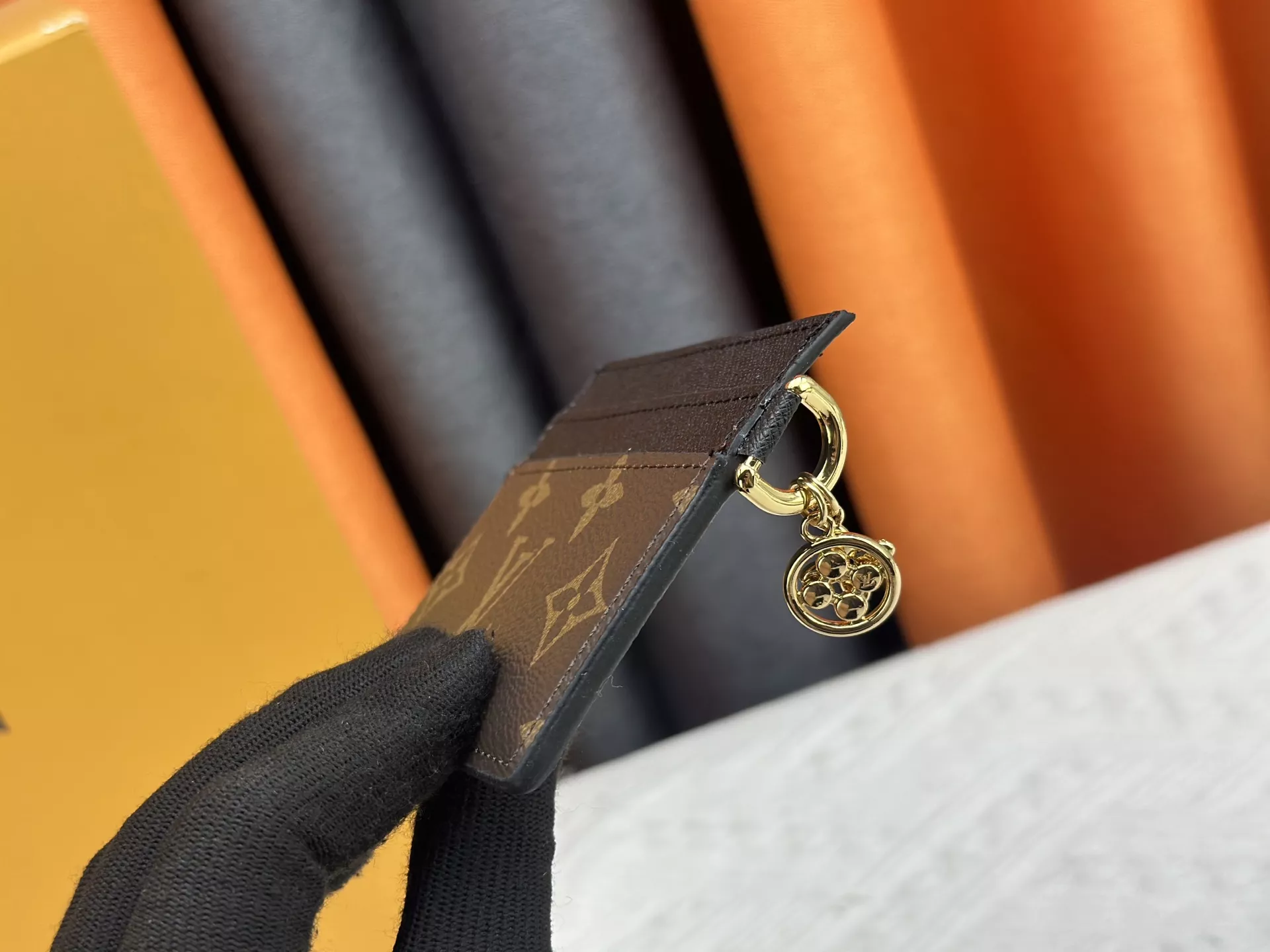 WellDesigned 3595 Louis Vuitton LV Card Case For Women - Image 3