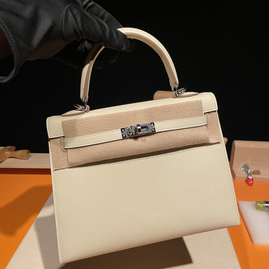 WellDesigned 7981 Hermes AAA Quality Handbags In Silver For Women - Image 3