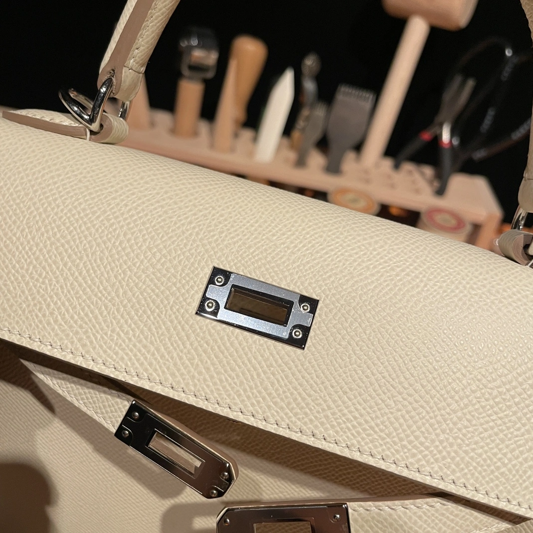 WellDesigned 7981 Hermes AAA Quality Handbags In Silver For Women - Image 8