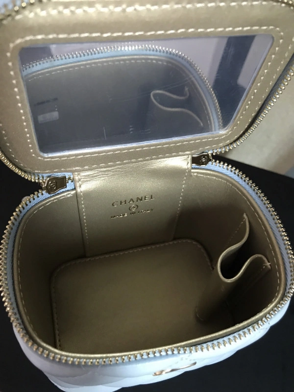 CHANEL SMALL VANITY WITH CHAIN WellDesigned 1261 - Image 9