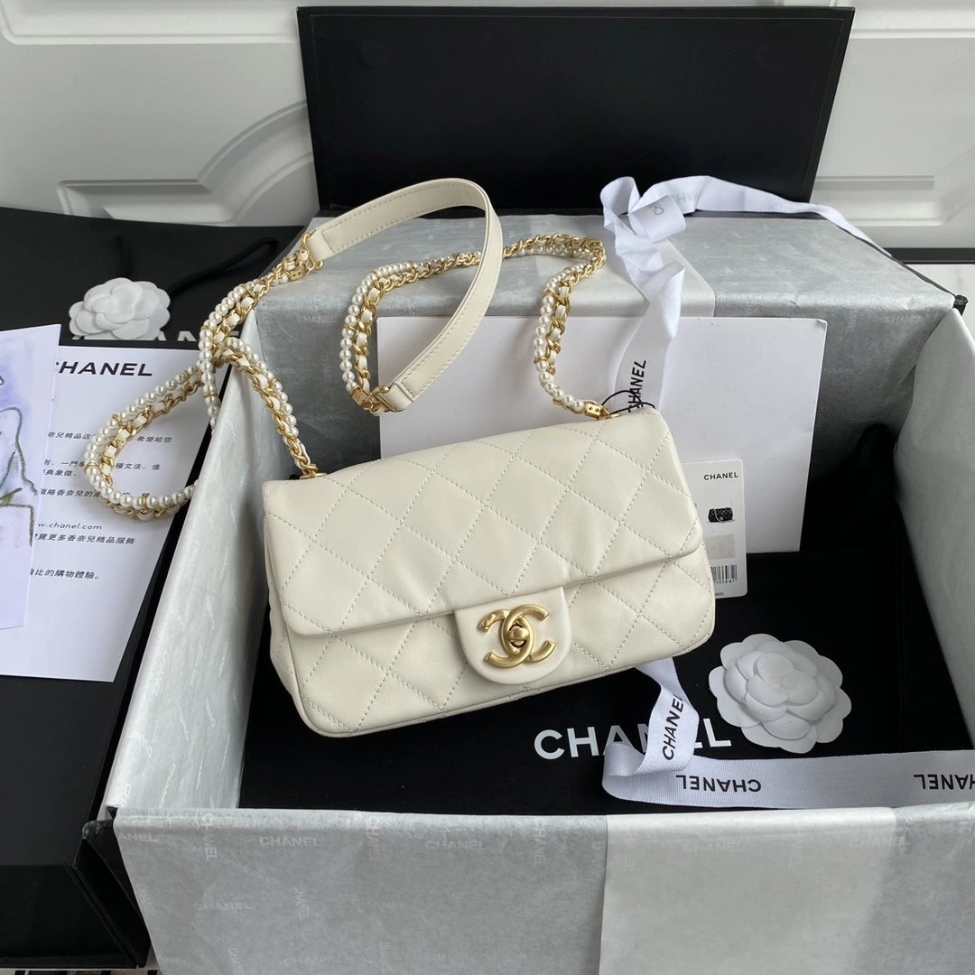 CHANEL FLAP BAG Trendy 656