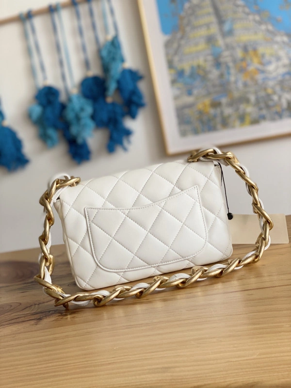CHANEL SMALL FLAP BAG Comfortable 495 - Image 4