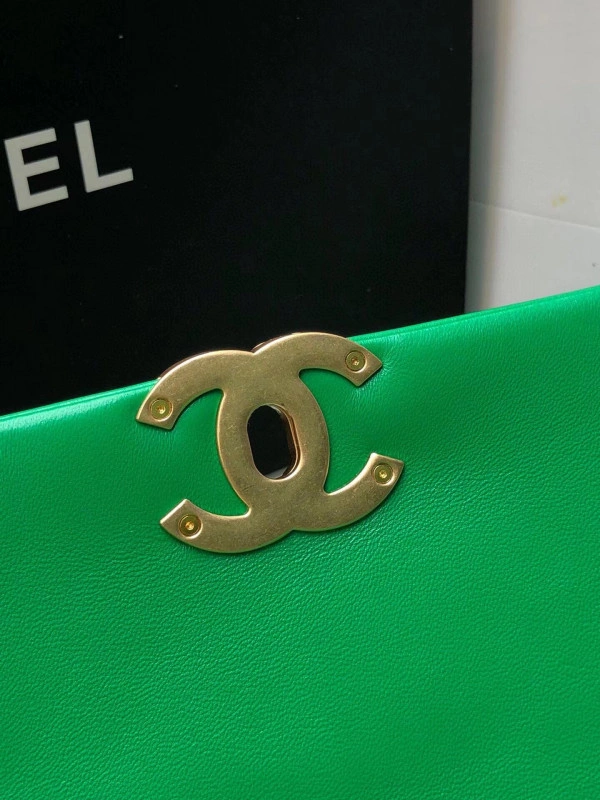 CHANEL 19 FLAP BAG EasyMatch 10 - Image 9