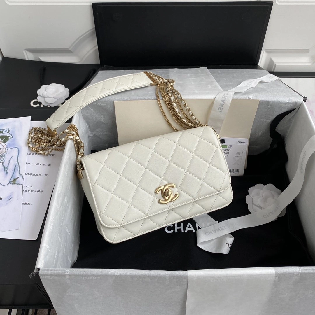 CHANEL FLAP BAG SportInspired 665