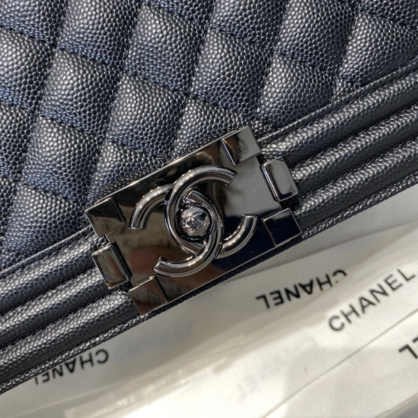 WellDesigned CHANEL BOY BAG 221 - Image 8