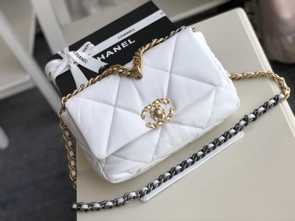 CHANEL 19 FLAP BAG AllSeason 98 - Image 4