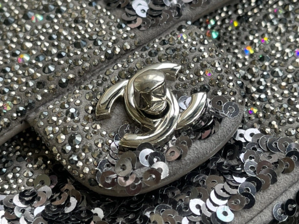 WellDesigned CHANEL FLAP BAG 459 - Image 8