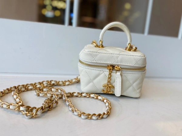 CHANEL SMALL VANITY WITH CHAIN WellDesigned 1270 - Image 3