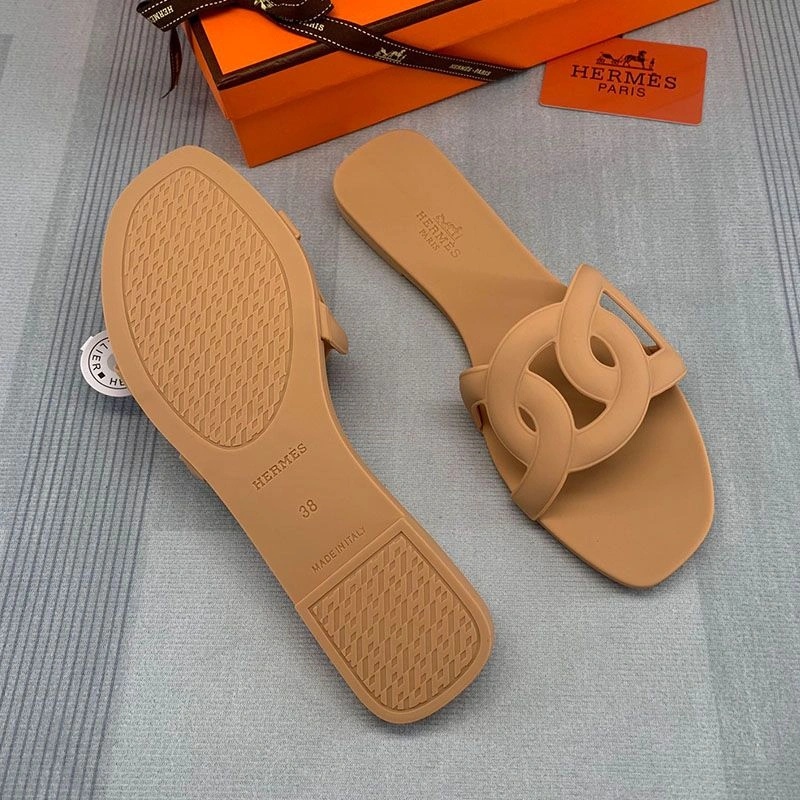 Hermes Aloha Slides Women Rubber with Chaine D'ancre In Khaki - Image 4