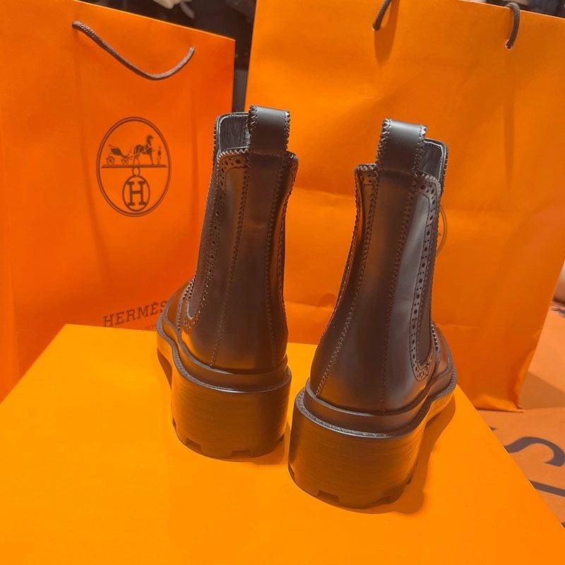 Hermes Brighton Ankle Boots Women Shiny Calfskin with Eyelet In Black - Image 3